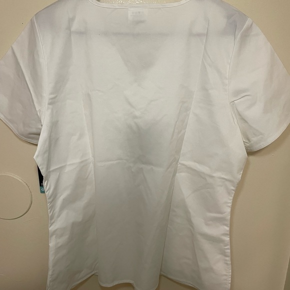 ✨NWT Dickies White V-Neck Scrub Top Size L #A1 - Picture 9 of 9